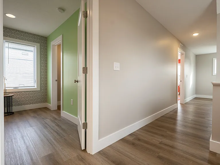 601 E Miller Dr — Photo 11