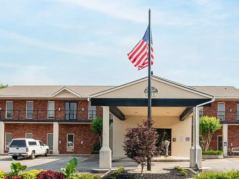 Executive Lodge — Photo 13
