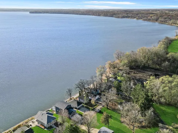 W9695 Lake DRIVE, Edgerton, WI 53534