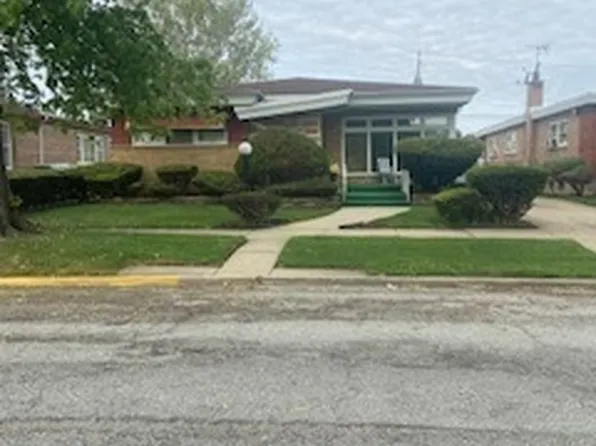 9030 S Bennett Ave, Chicago, IL 60617