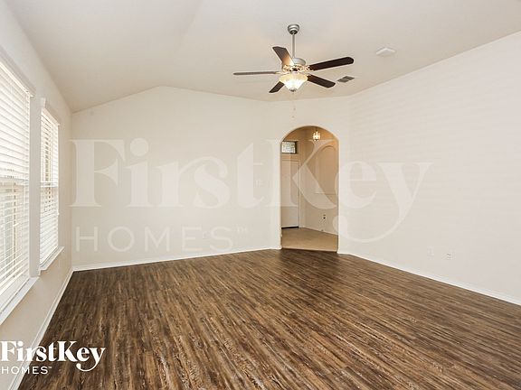 2nd image of 529 Saguaro Dr