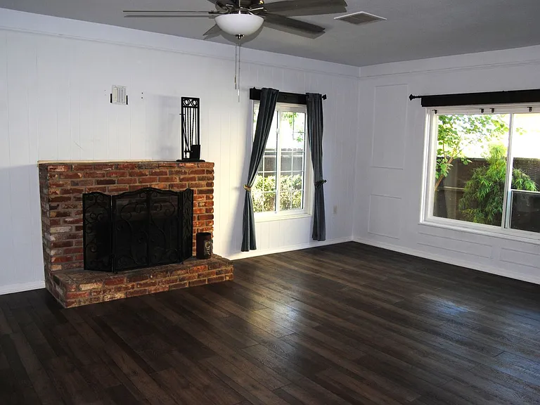 114 Flower St — Photo 4