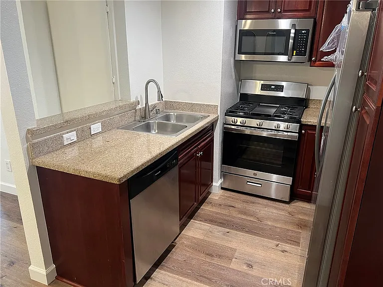 5520 Owensmouth Ave #103 — Photo 10