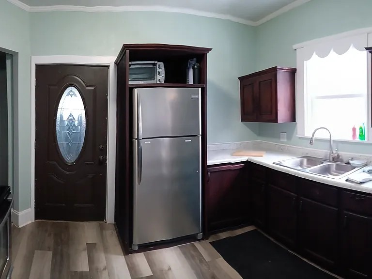 1128 Portage Ave #1A — Photo 8