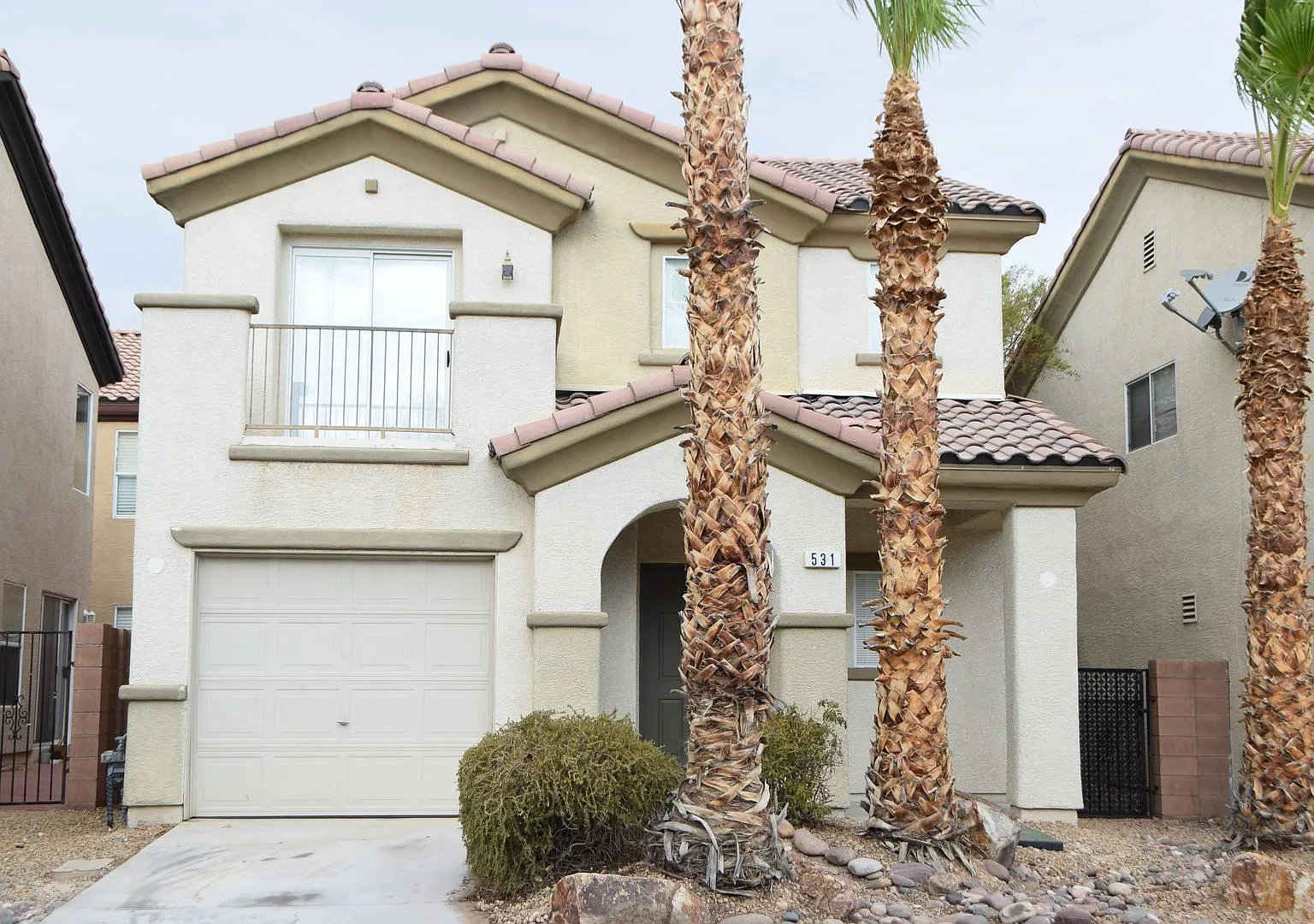Beautiful 2 Story Home In Southwest 89178 — Photo 1
