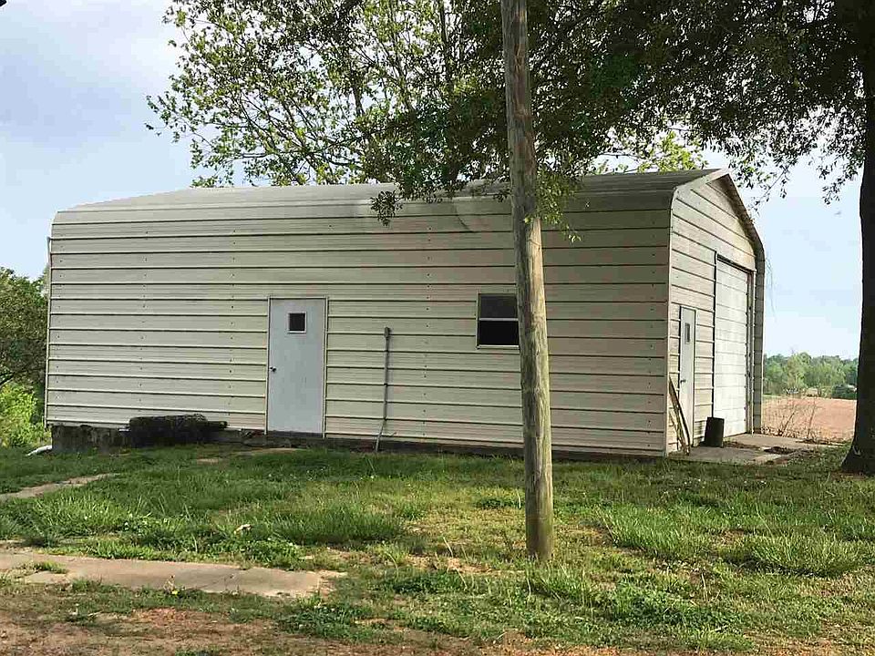 2nd image of 565 Harness Rd