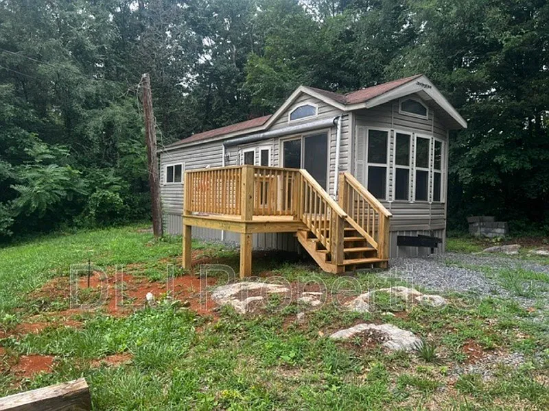 110 Edgewood Way