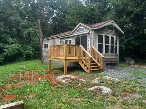 110 Edgewood Way, Dandridge, TN 37725