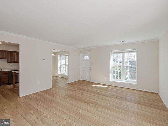 5th image of 2870 Madeira Ct