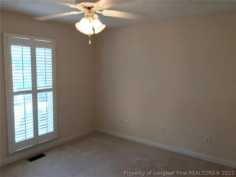 614 W Amberdale Cir W — Photo 9