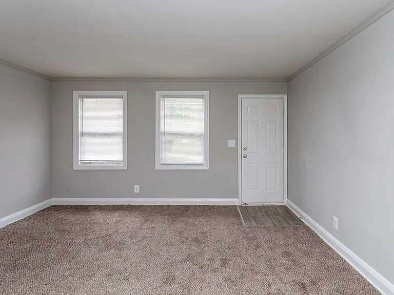 Oaklee Village Apartments — Photo 8