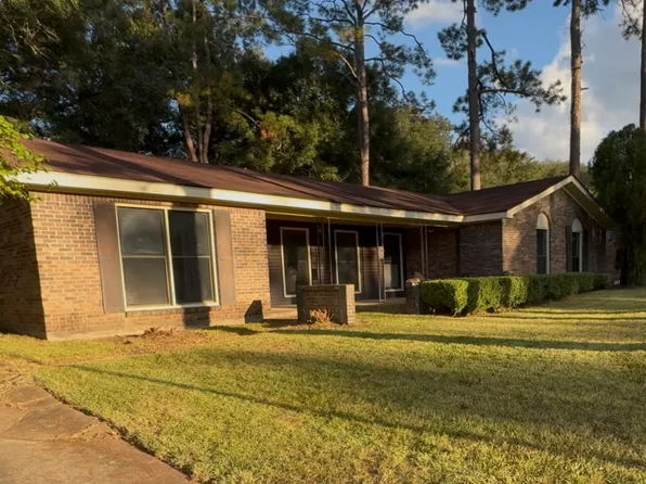 1216 Augusta Dr, Albany, GA 31707