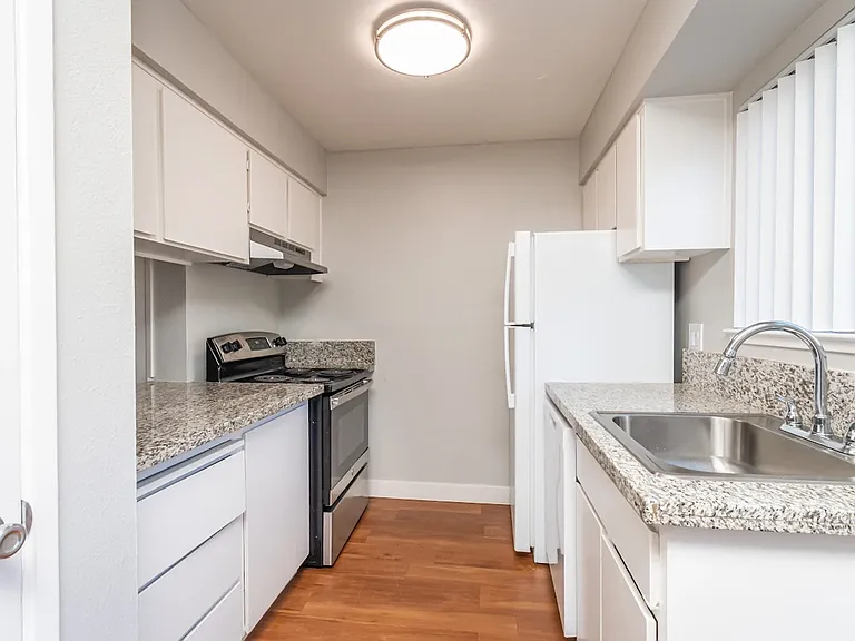 Redwoods at Mather Station Apartments — Photo 48