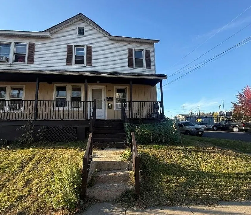 923 North Ave