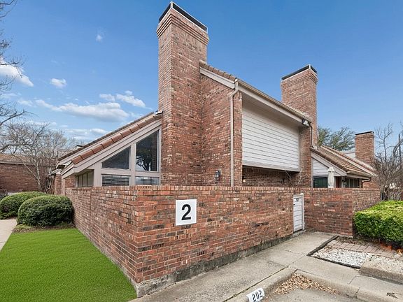 2nd image of 18240 Midway Rd APT 202