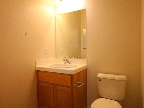 4th image of 404 Marina Way