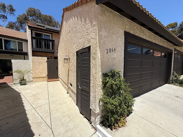2066 Avenue Of The Trees — Photo 3