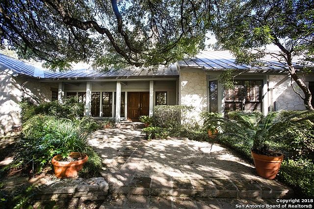 1st image of 3 Mallory Ln