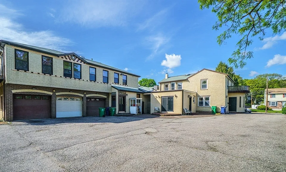 298 River St #298