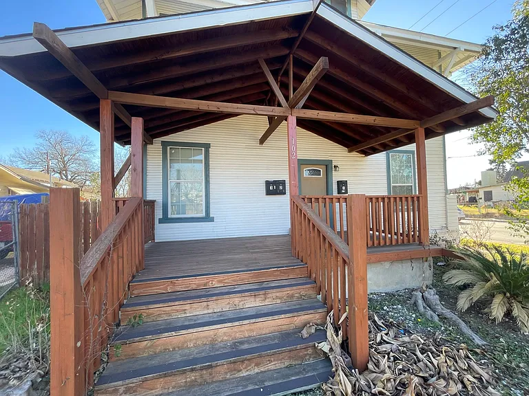 102 Bailey Avenue - 1 — Photo 3