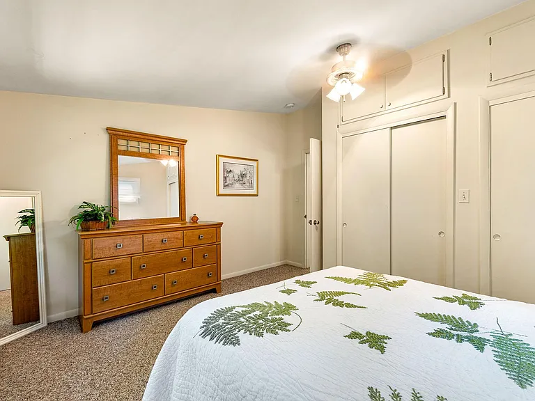 Main bedroom with double closets