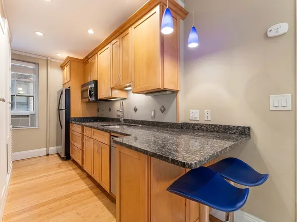 11 Irving St APT 1, Boston, MA 02114