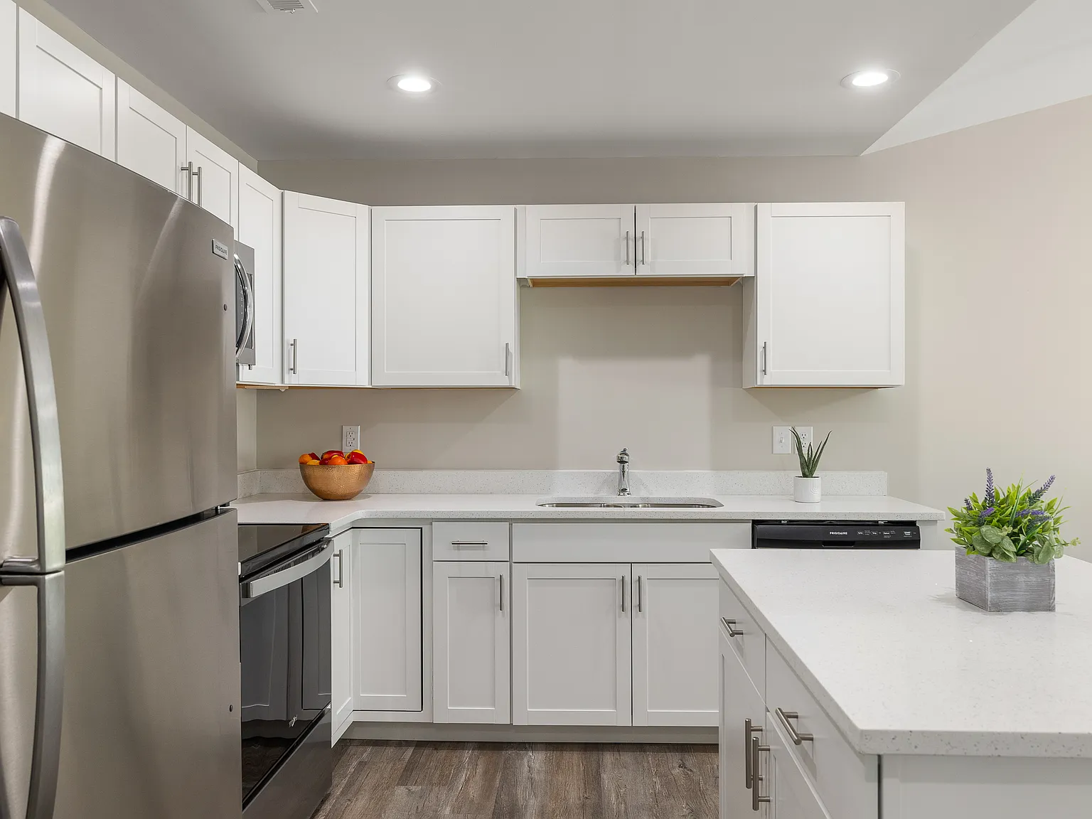 3 bed, 1217 sqft, $1,545 — Photo 3