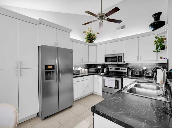 8269 Huntsman Place, Boca Raton, FL 33433