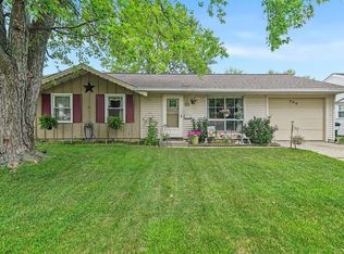 900 Woodland Heights Blvd, Streamwood, IL