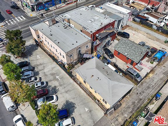 5th image of 3232 S Central Ave