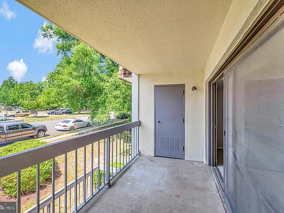 5th image of 3805 Laramie Pl APT G