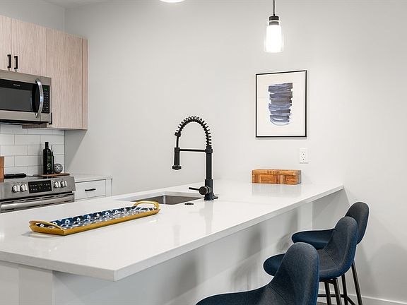 5th image of 10 Somerset Ave #403