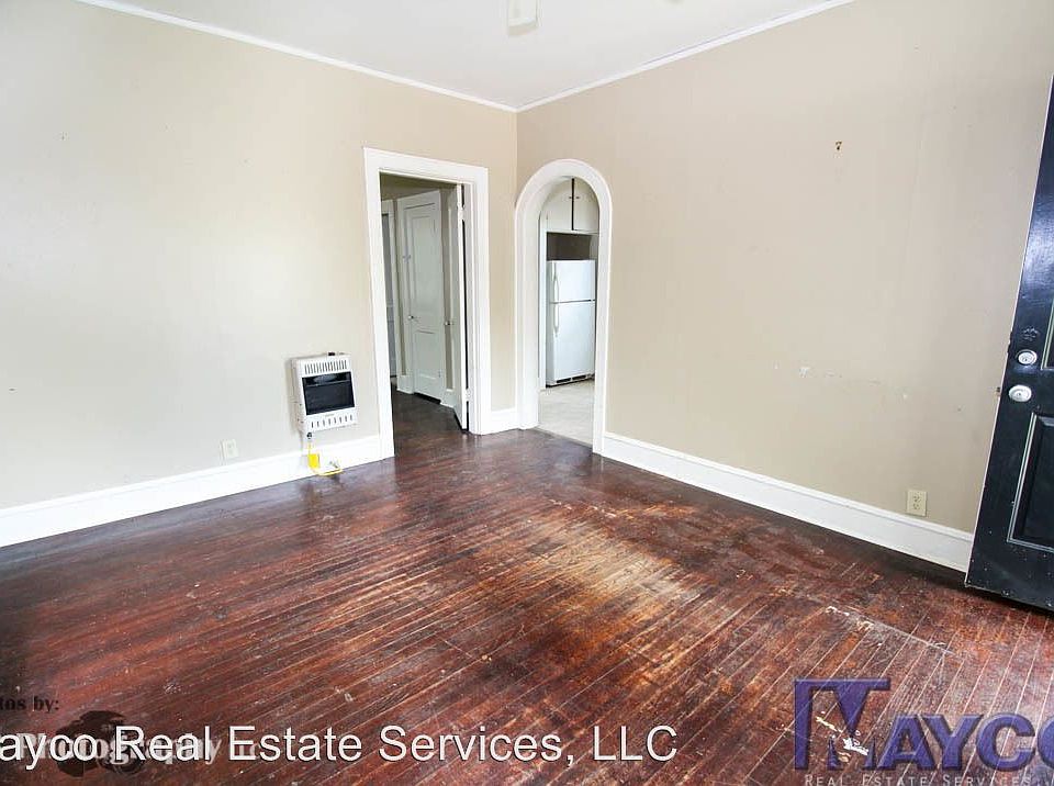 1st image of 208 College St