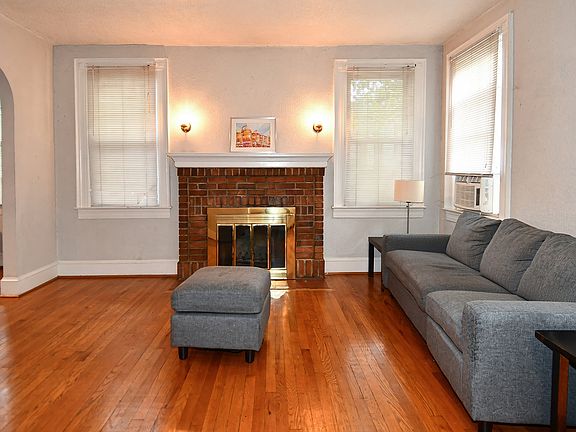 5th image of 4210 10th St NE