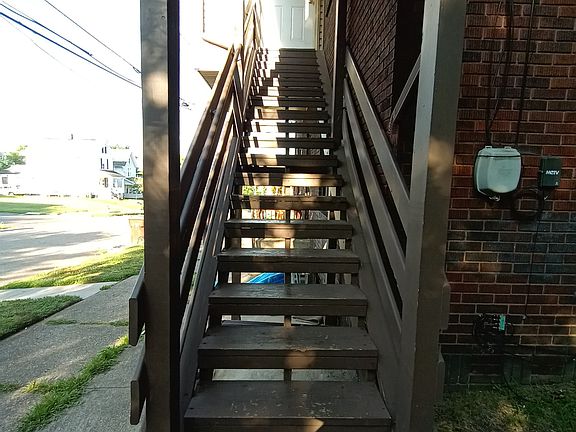 Steps to upper rear porch