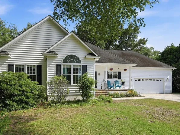 406 Neptune Dr, Cape Carteret, NC 28584