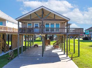 854 Palmetto Dr, Crystal Beach, TX 77650