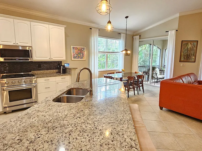 118 Bella Vista Ter #7C — Photo 33