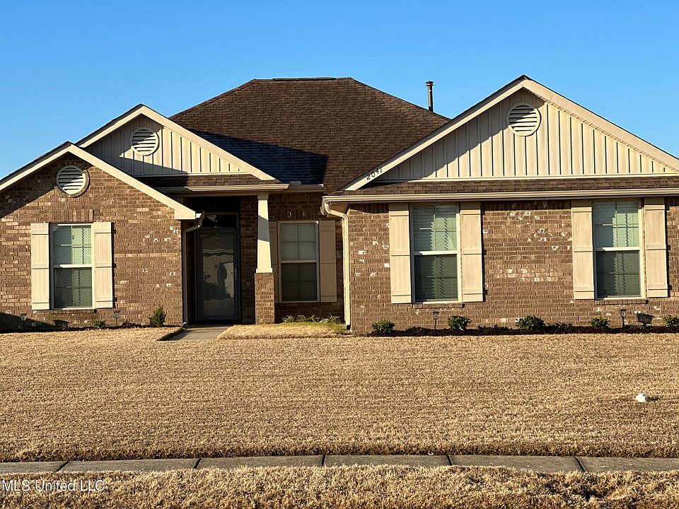 1st image of 2041 Woodridge Dr S
