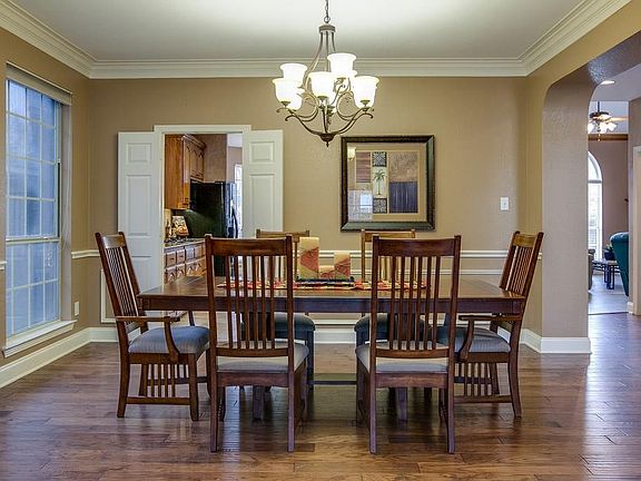 5th image of 2109 Tennyson Dr