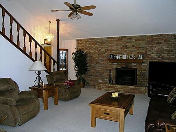 3rd image of 4717 Crestmont Ct