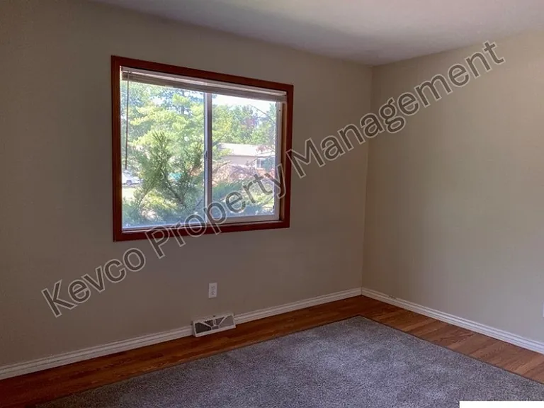 308 Briarwood Rd — Photo 6