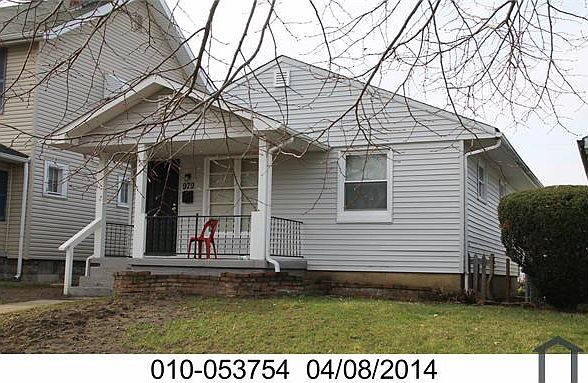 1st image of 979 E 14th Ave