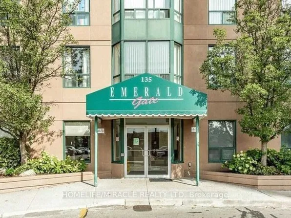 135 Hillcrest Ave, Mississauga, ON