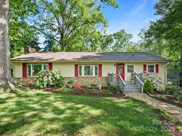 52 Fairway Dr, Asheville, NC 28805