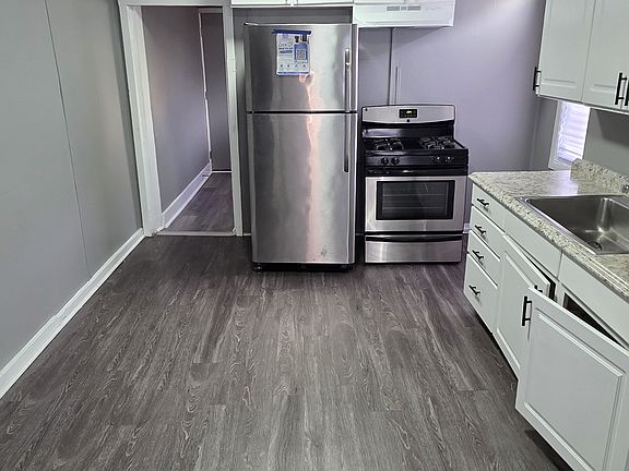 4th image of 501 N Streeper St