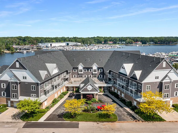 917 W Savidge St Unit 9, Spring Lake, MI 49456