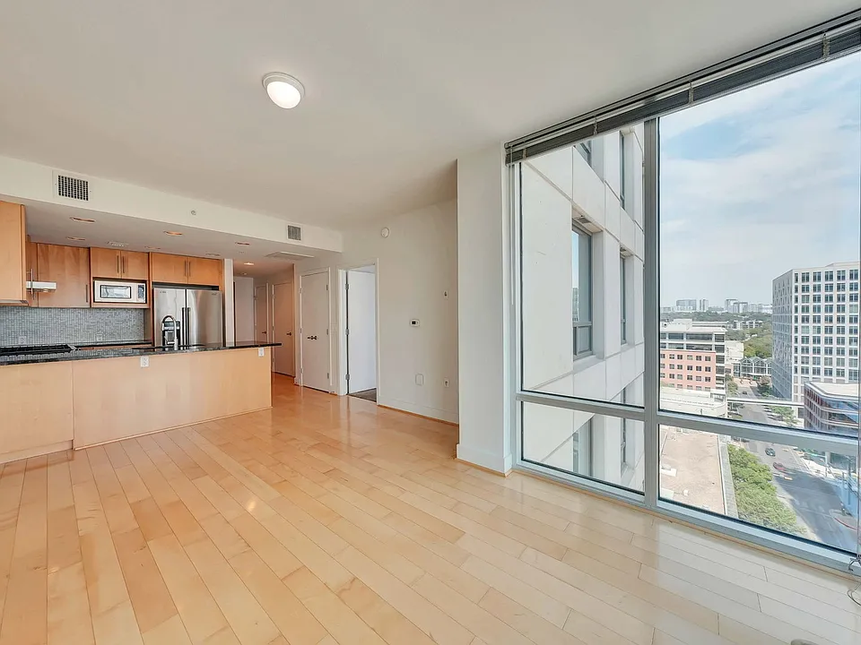 300 Bowie St #1502