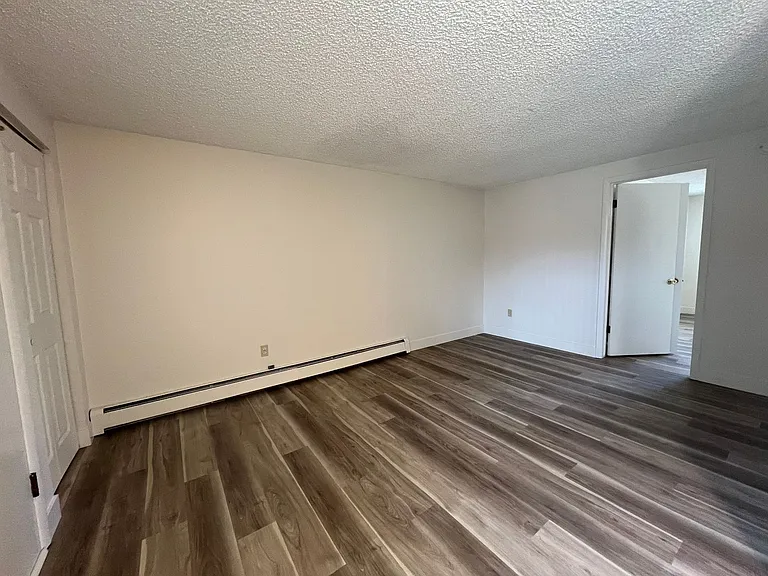10th Street Square Apartments — Photo 24