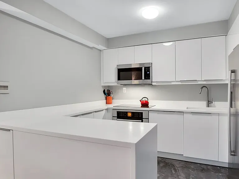 111 Prospect Park SW #12 — Photo 4